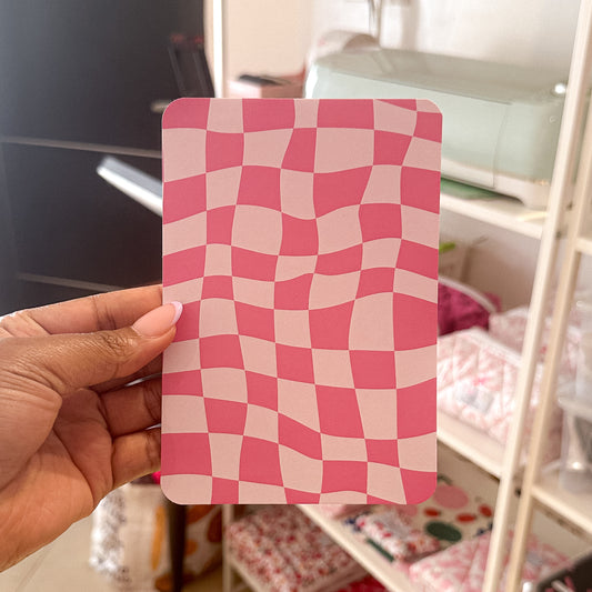 Pink Wavy Checkers Kindle Insert